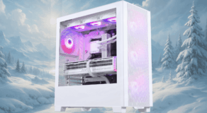 Komplett weißer Gaming-PC im Phanteks-Gehäuse mit RGB-Beleuchtung vor winterlicher Schneelandschaft