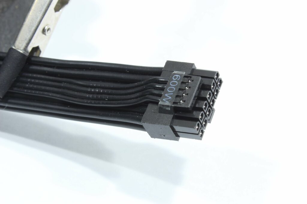 PCIe-5.0-Stecker