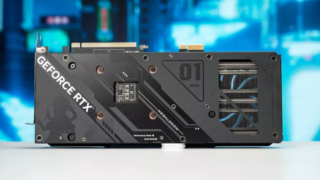 Die neue Megalon NVIDIA RTX 4070 GPU mit 12VHPWR-Stecker