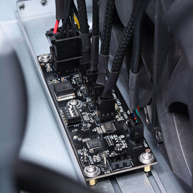 Alphacool ES Guardian 4Port Powerfan Hub image number 3