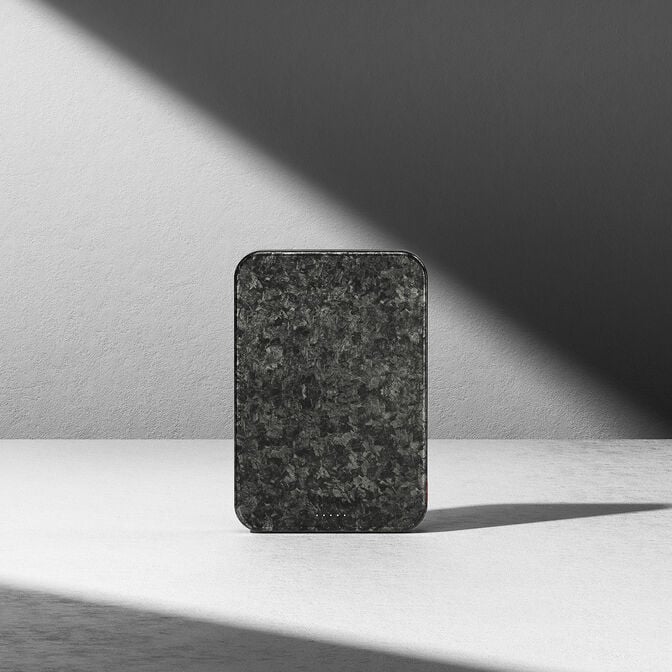 SHARGE Carbon Mag Carbon Fiber Ultra-Slim 5000 mah Powerbank image number 11