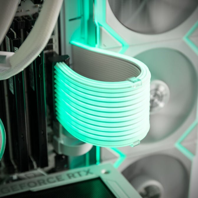 King Mod Systems Gaming PC Biotop, AMD Ryzen 7 9700X, RTX 5070 - King Deal image number 7