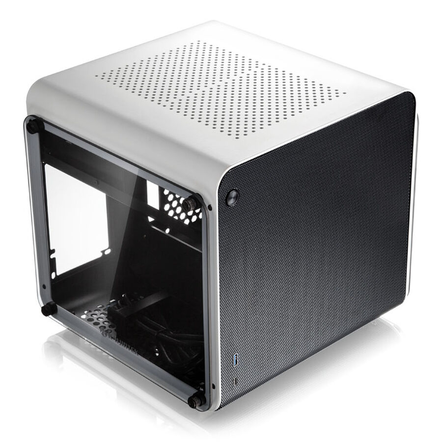 Raijintek metis evo tg bela različica pod kotom z vidnim mrežastim sprednjim panelom