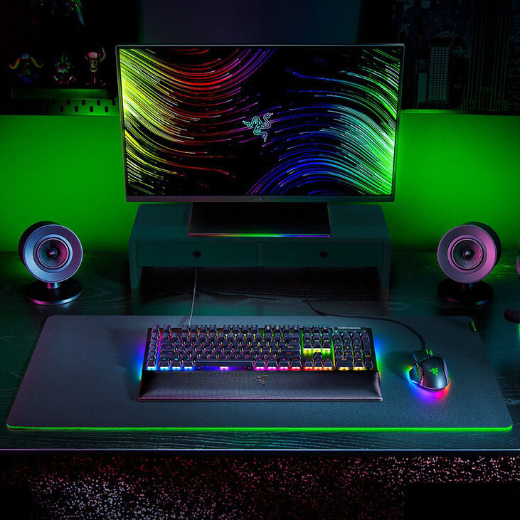 Razer BlackWidow V4 Gaming Keyboard, mechanical, RGB – Green Switch, black image number 8