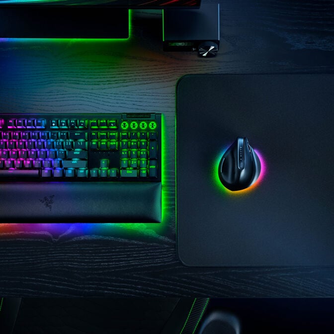 Razer Pro Click V2 Wireless Gaming Mouse, RGB - Vertical Edition image number 6