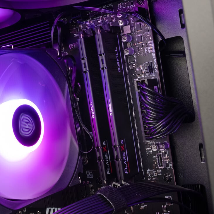 Gaming PC Phantom, AMD Ryzen 5 9600, RX 9070 - Pre-built PC image number 4