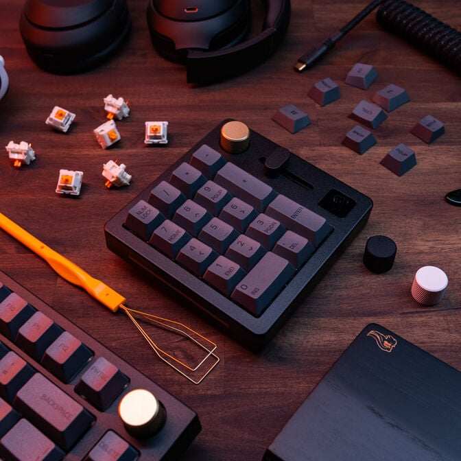 Glorious GMMK Wireless Numpad - Fox Switches, black image number 7