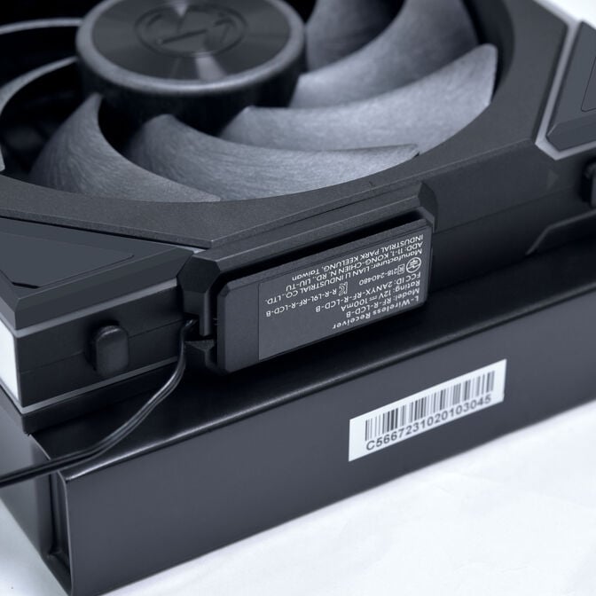 Lian Li Galahad II LCD 280 TL Wireless AIO Cooler - Black image number 9