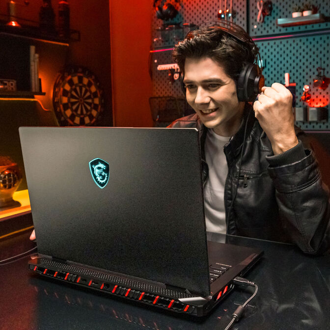 MSI Raider 18 HX AI A2XWJG-074, 18 inch Gaming Laptop, 120Hz, Core Ultra 9 285HX, RTX 5090 image number 15