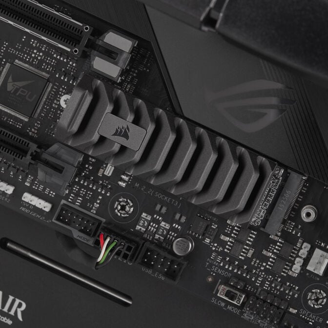 Corsair MP600 Pro XT NVMe SSD, PCIe 4.0 M.2 Type 2280 - 4 TB image number 6