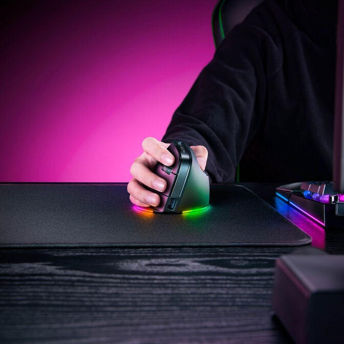 Razer Pro Click V2 Wireless Gaming Mouse, RGB - Vertical Edition image number 7