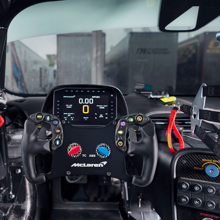 Ascher Racing McLaren Artura GT4 Lenkrad image number 10