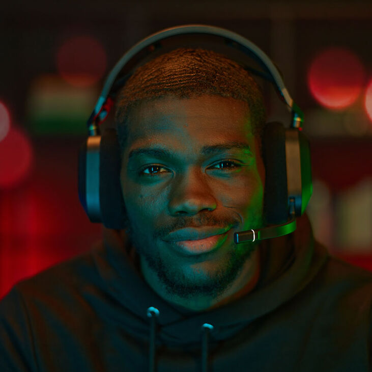 Corsair HS80 RGB Wireless Premium-Gaming-Headset - Carbon image number 5