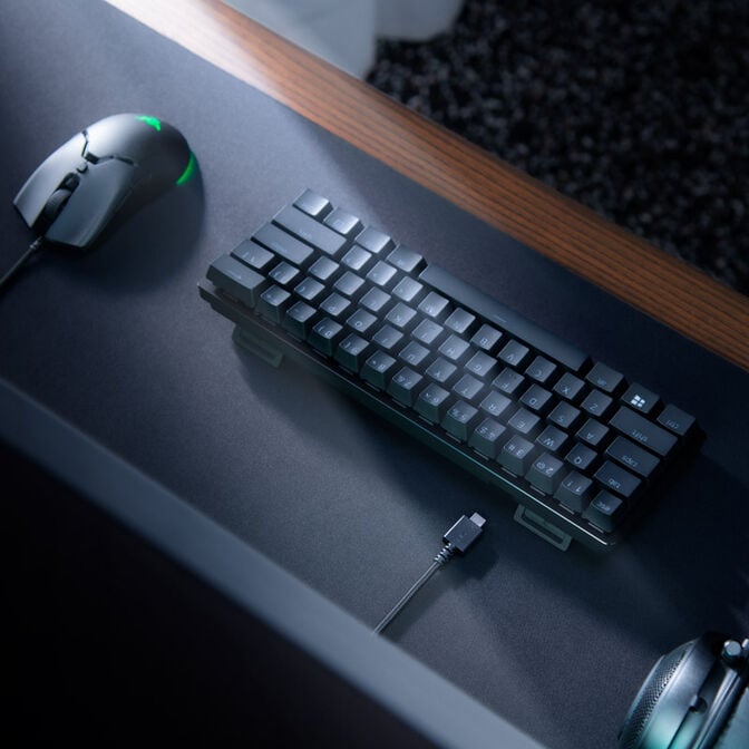 Razer Huntsman Mini Black Gaming Keyboard, Clicky Purple optical - black image number 5