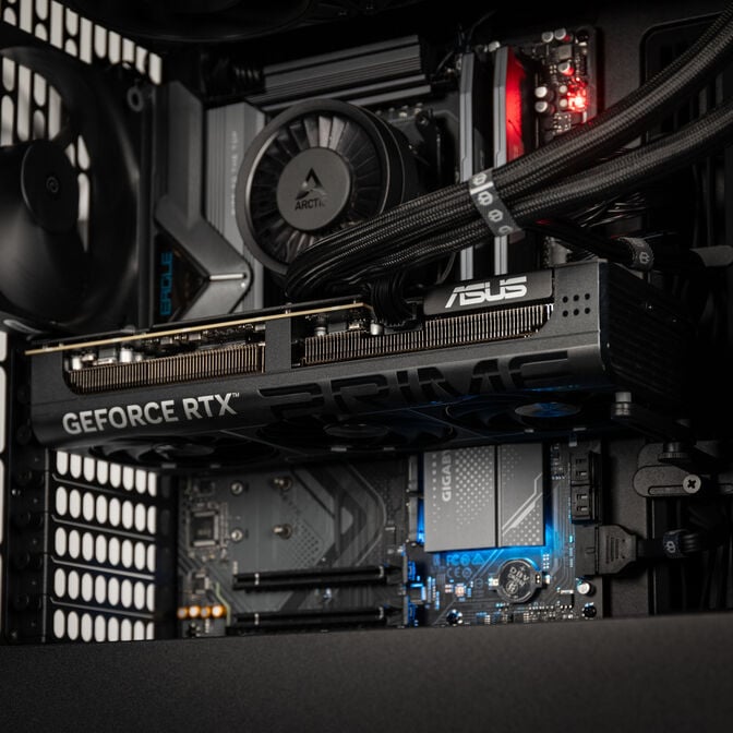 Workstation KI-PC Vektor Local Dev M,  AMD Ryzen 7 9700X, NVIDIA RTX 5090 image number 5