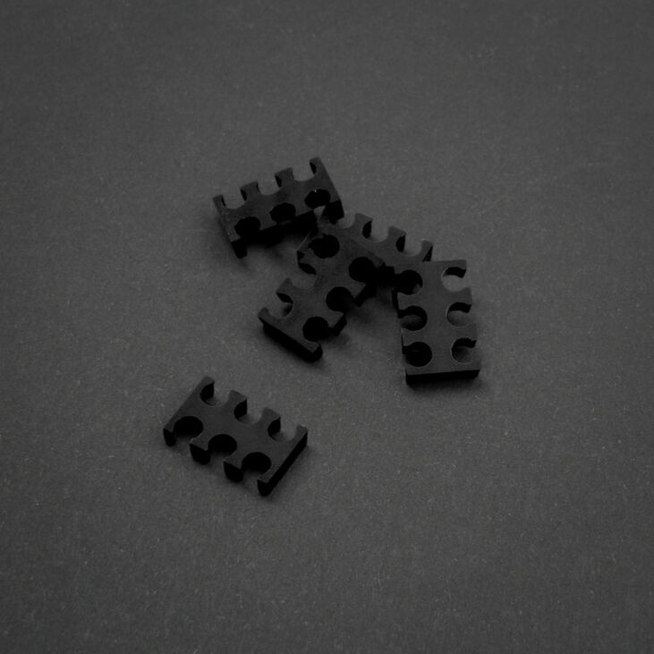 King Mod Service 6-Slot Kabelkamm 3mm klein - schwarz - 5er Set image number 0