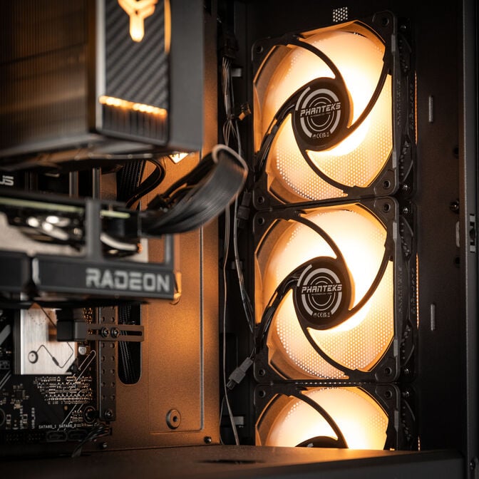 KingForge Gaming-PC Silber, AMD Ryzen 5 9500F, RX 9060 XT 16GB, Phanteks Eclipse G370A &ndash; Fertig-PC image number 5