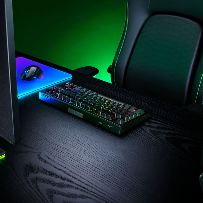 Razer BlackWidow V4 Tenkeyless HyperSpeed Wireless Gaming Keyboard, RGB - Orange Tactile Switches, ISO (DE) image number 10