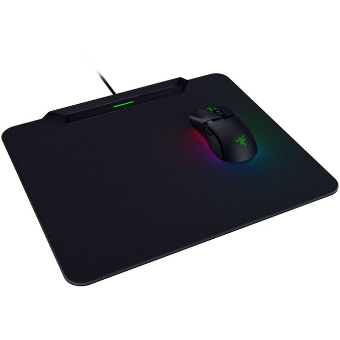 Razer HyperFlux V2 Wireless Charging Mousepad - Hard Surface image number 2