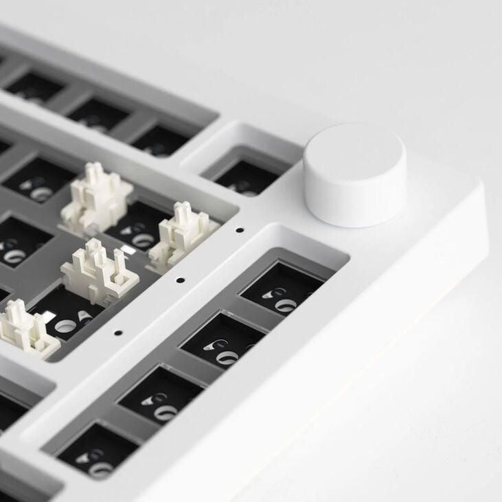 AKKO 5075B Via Barebone Gaming Keyboard, 75% - ANSI, Moon White image number 4