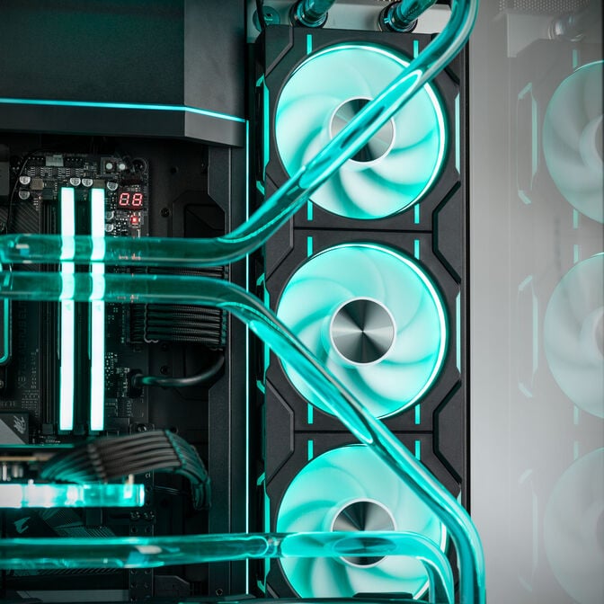 Gaming PC Crystal Phantom, AMD Ryzen 9 9800X3D, NVIDIA GeForce RTX 5090 - Custom Water Cooling image number 6