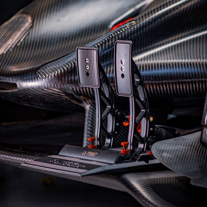 Asetek SimSports La Prima Gas- und Bremspedal image number 3