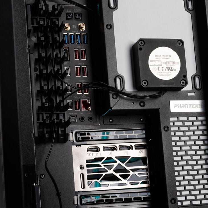 Gaming PC Crystal Phantom, Intel Core i9-14900K, NVIDIA GeForce RTX 5090 - Custom Water Cooling image number 9
