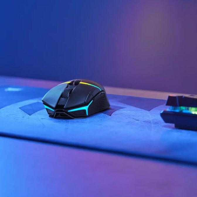 Corsair NIGHTSABRE WIRELESS RGB Gaming Mouse image number 3